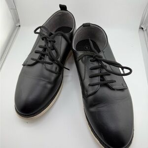 Cat and Jack boys size 6 shoes